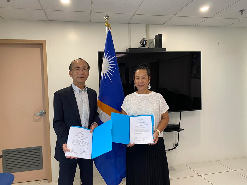 Signing of Minutes of Discussions on the Preliminary Results of Field Survey (#1) for Confirmation of Basic Design Condition for the Fisheries Research and Monitoring Vessel